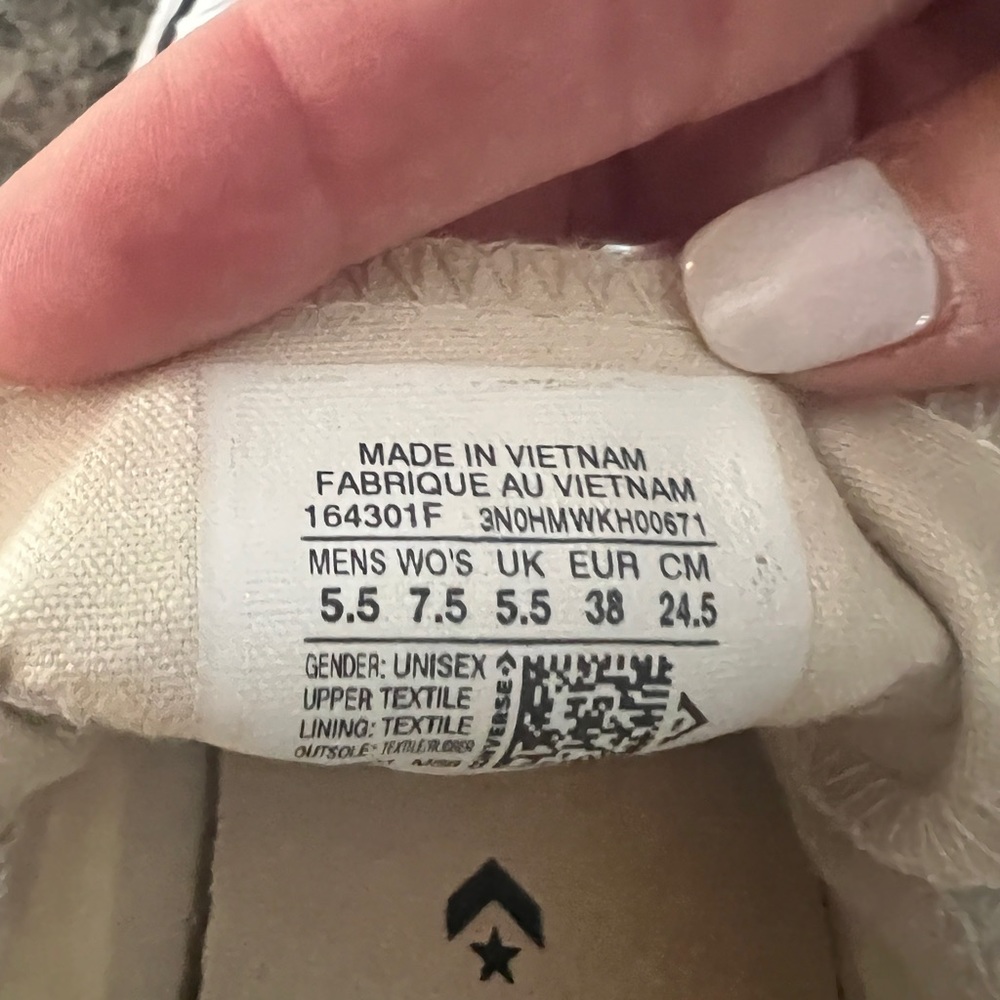 Converse, no lace - Picture 5 of 5
